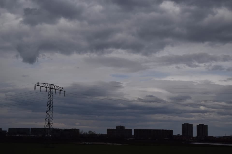 21-04-April-Wolken-MarbachFeld-Z.mp4