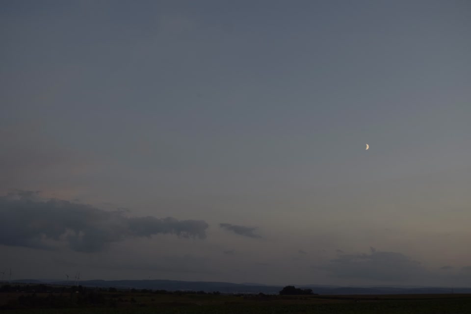 21-09-Garten-Z-AbendMondWolken.mp4