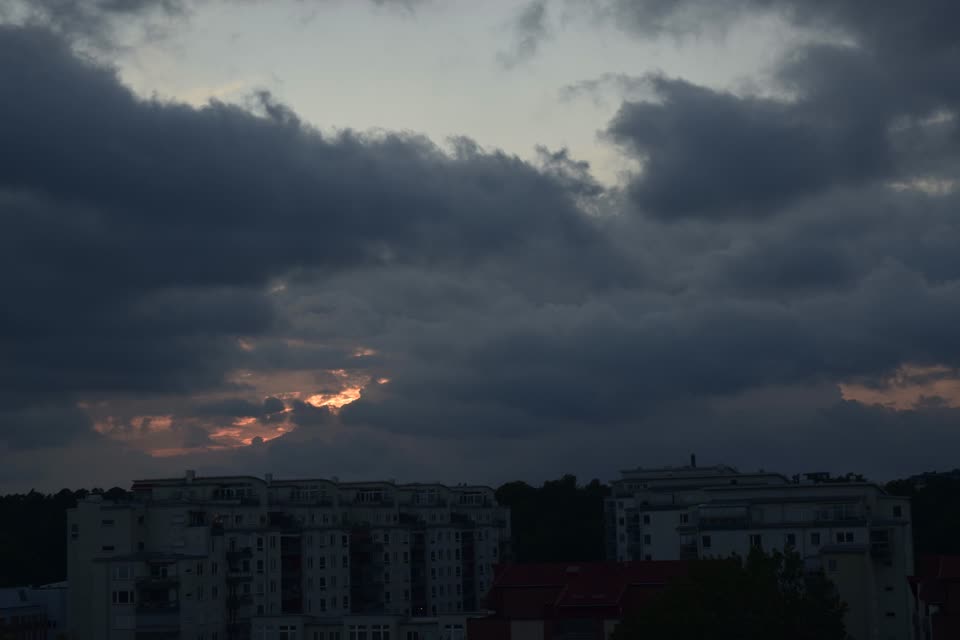 22-06-Jun-Skan-Stock-SU-Z.mp4