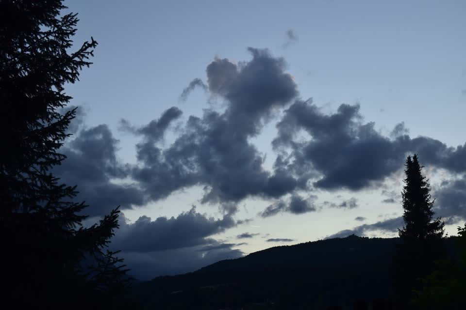 22-08-Aug-Mittenwald-Abendwolken-Z.mp4